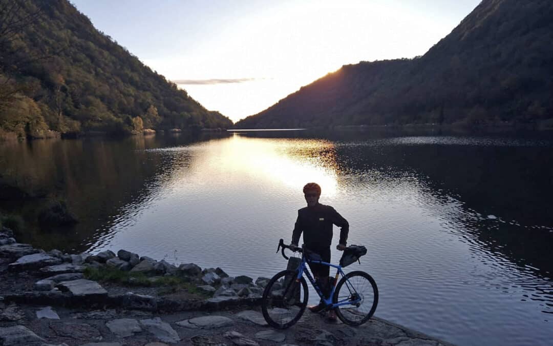 Anello Cicloalpino del Cornizzolo: creste, laghi e avventura
